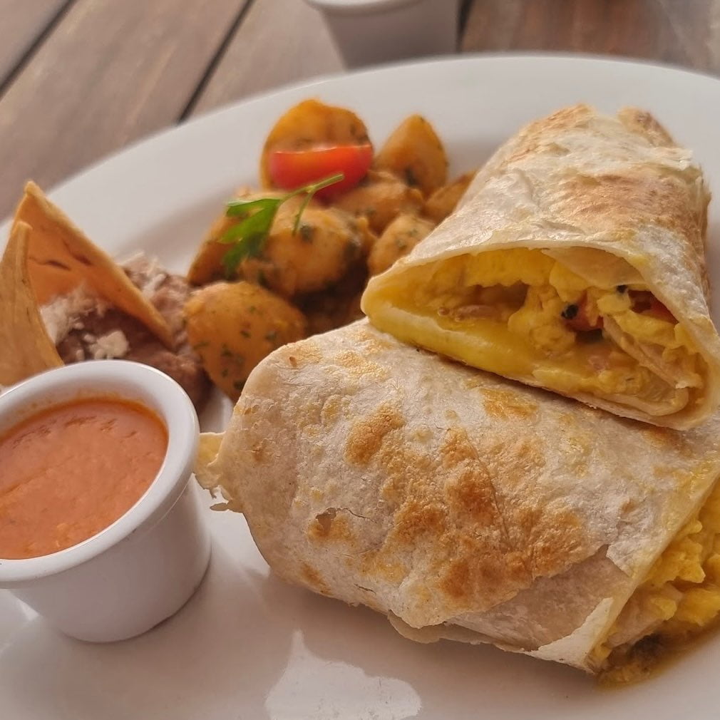 desayunar en Isla Mujeres, Cafe Mugagua's Breakfast Burrotto,
